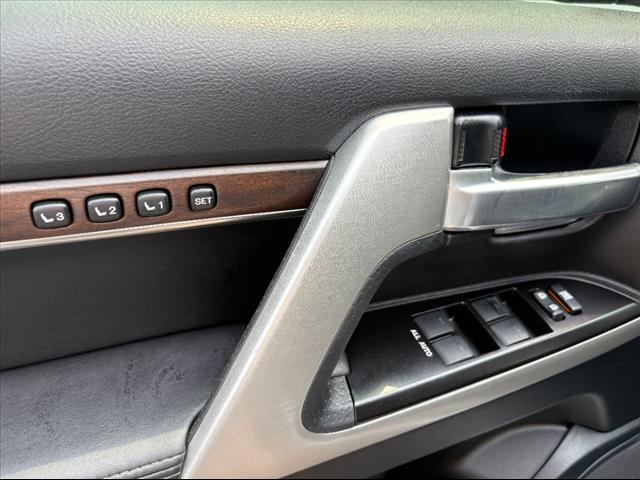 2020 Toyota Land Cruiser Base