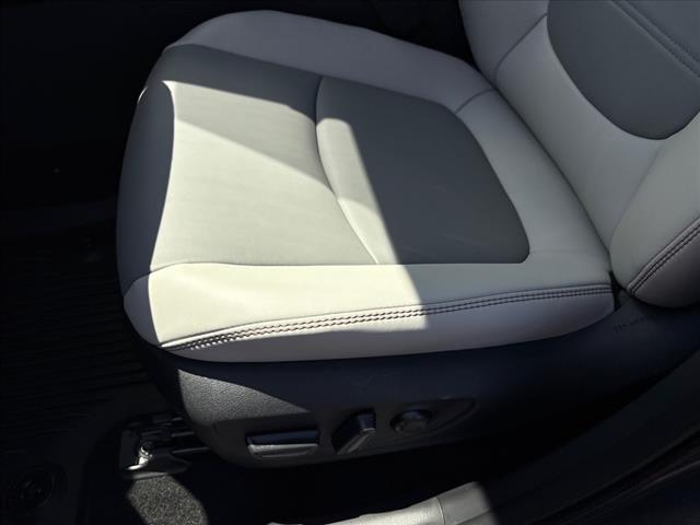 2025 Toyota RAV4 Hybrid XLE Premium