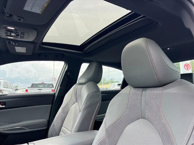 2020 Toyota Avalon Hybrid XSE