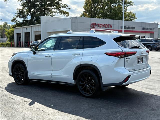2022 Toyota Highlander Platinum