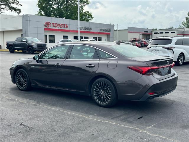 2020 Toyota Avalon Hybrid XSE