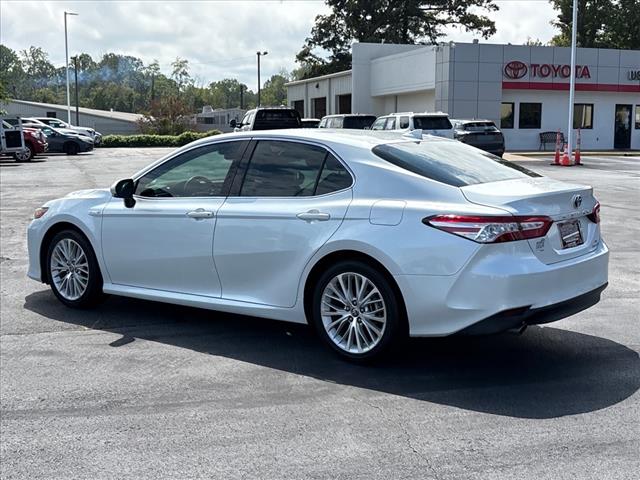 2020 Toyota Camry Hybrid XLE
