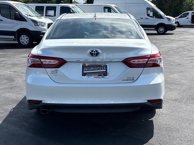 2020 Toyota Camry Hybrid XLE