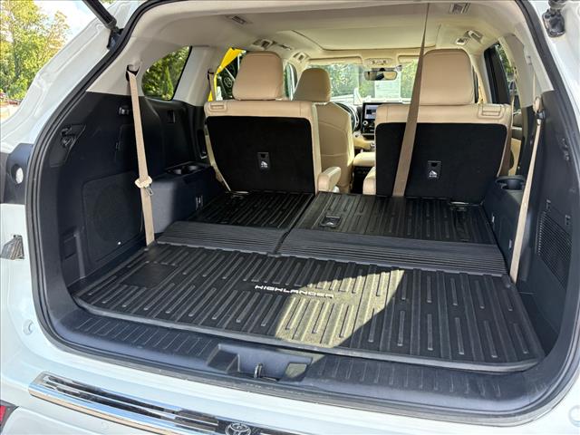 2022 Toyota Highlander Platinum