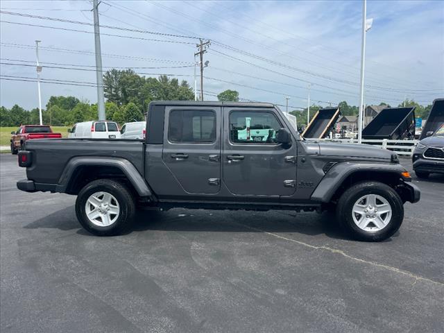 2023 Jeep Gladiator Sport