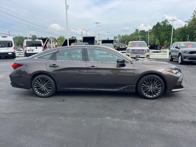 2020 Toyota Avalon Hybrid XSE