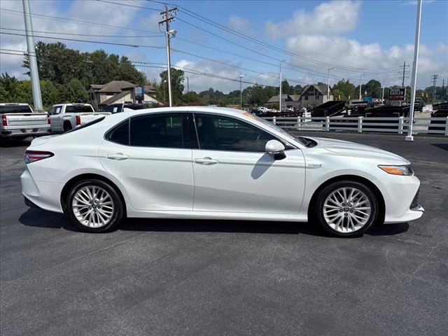 2020 Toyota Camry Hybrid XLE