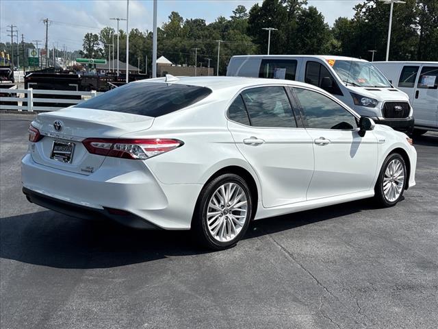 2020 Toyota Camry Hybrid XLE