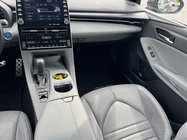 2020 Toyota Avalon Hybrid XSE