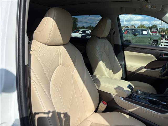 2022 Toyota Highlander Platinum