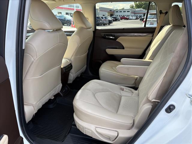 2022 Toyota Highlander Platinum