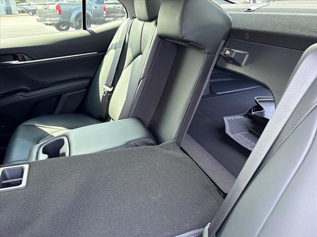 2020 Toyota Camry Hybrid XLE
