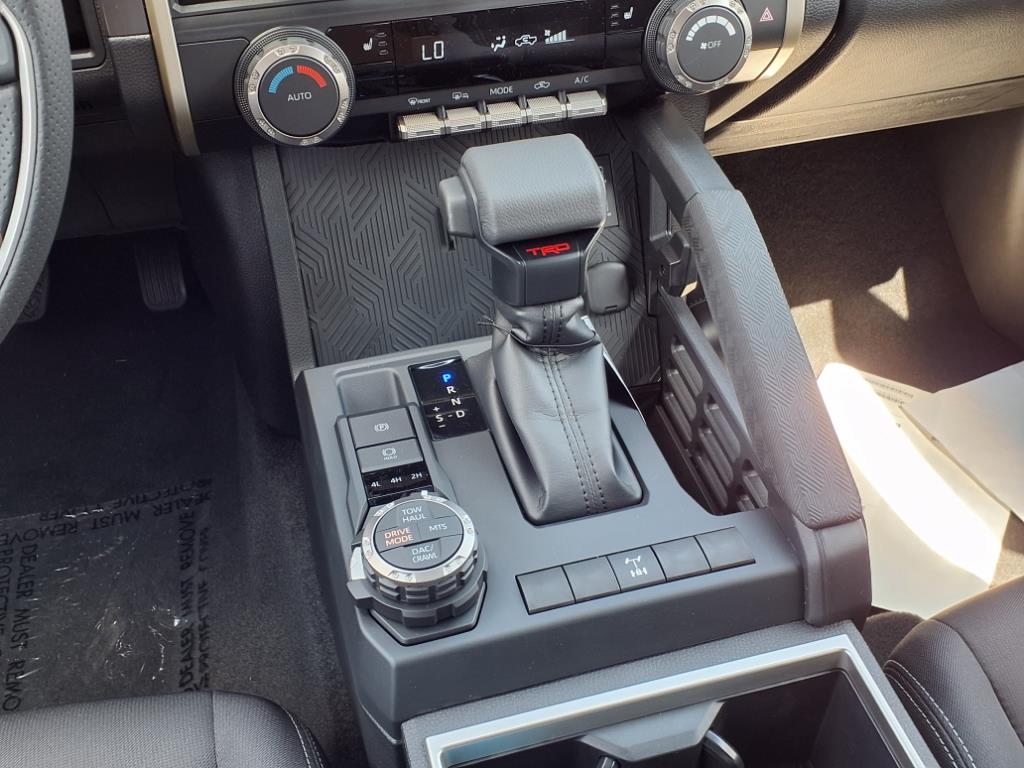 2025 Toyota Tacoma TRD Off-Road Double Cab photo 9