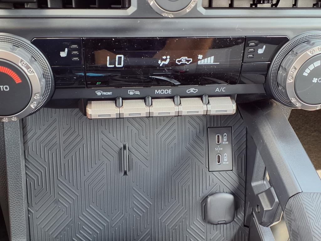 2025 Toyota Tacoma TRD Off-Road Double Cab photo 12