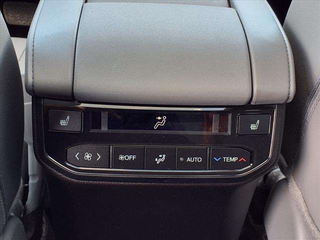 2025 Toyota Highlander Platinum