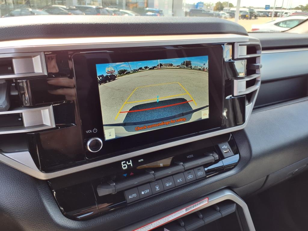 2025 Toyota Tundra SR5 CrewMax photo 18