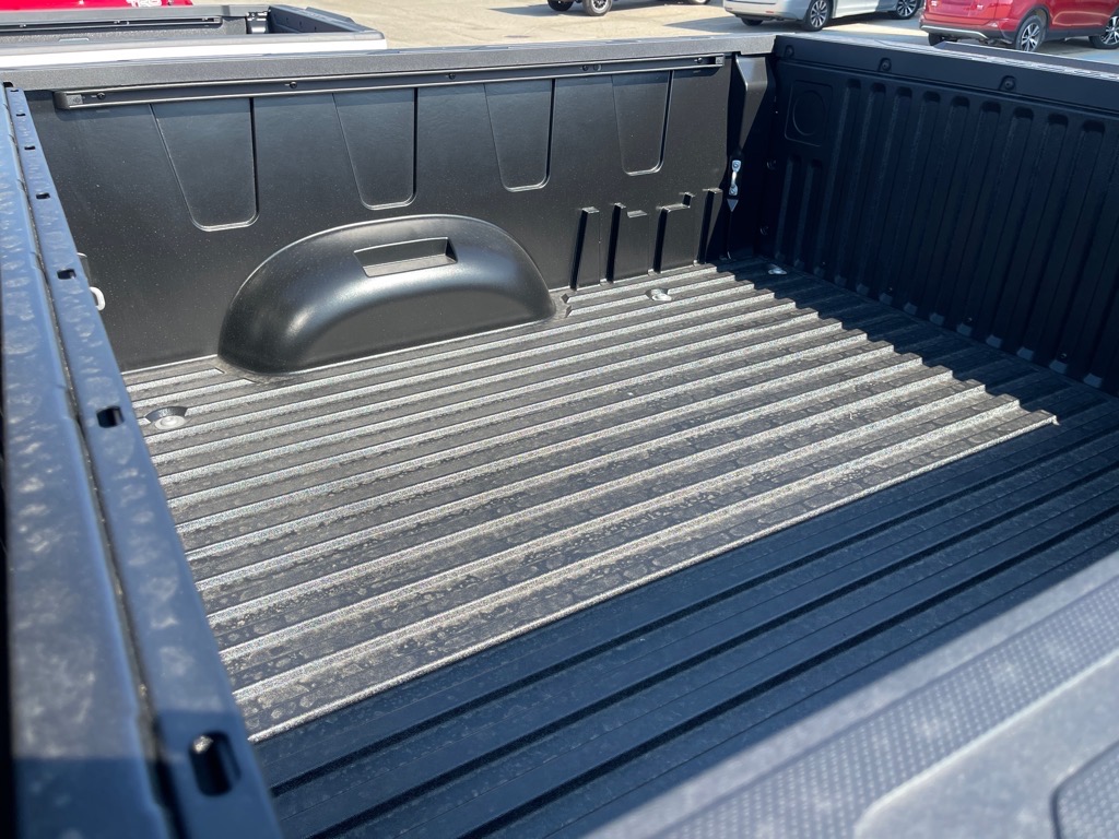 2025 Toyota Tundra SR5 CrewMax photo 19