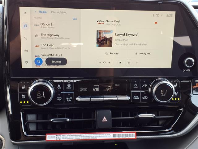 2025 Toyota Highlander Platinum