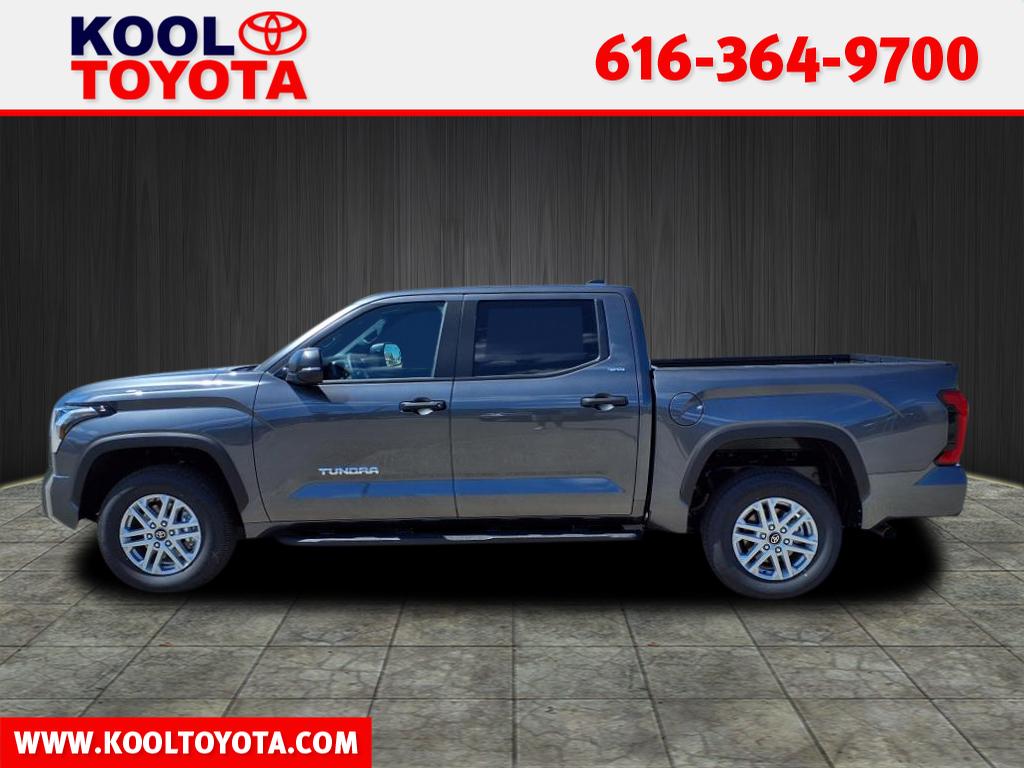 2025 Toyota Tundra SR5 CrewMax photo 3