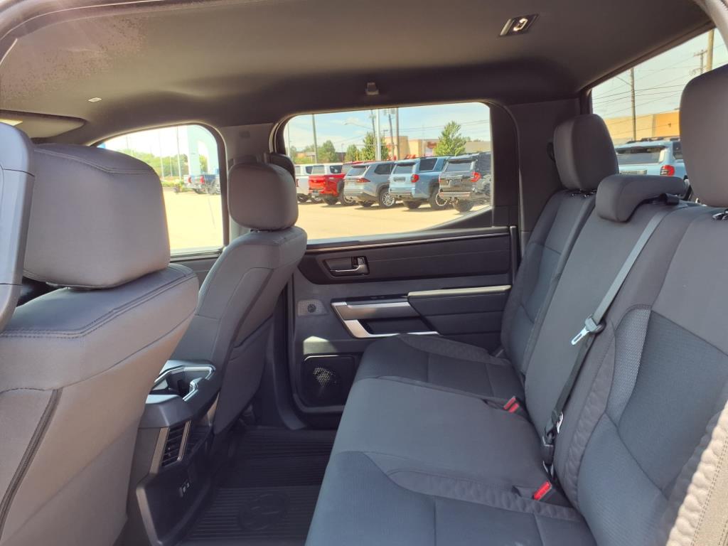 2025 Toyota Tundra SR5 CrewMax photo 5