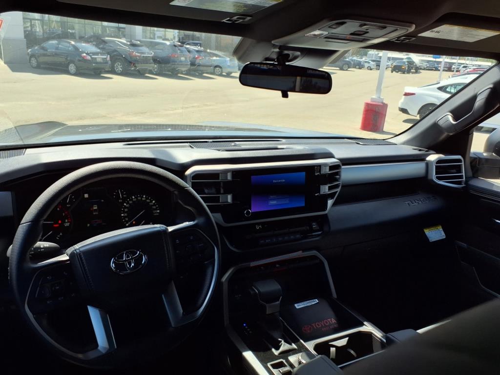 2025 Toyota Tundra SR5 CrewMax photo 6