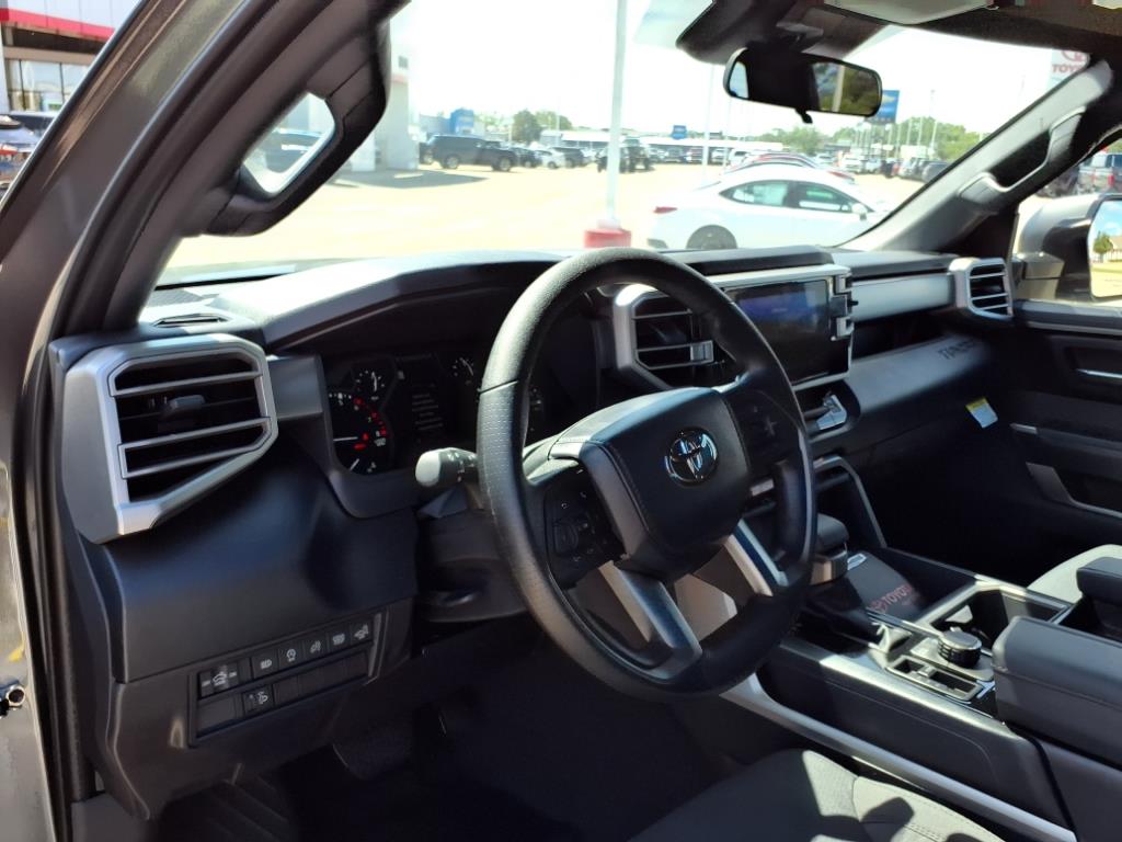 2025 Toyota Tundra SR5 CrewMax photo 8