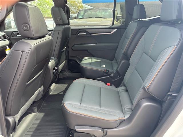 2025 GMC Acadia AT4