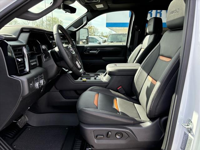 2025 GMC Sierra 2500HD AT4