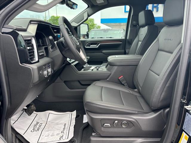 2025 GMC Sierra 2500HD Denali