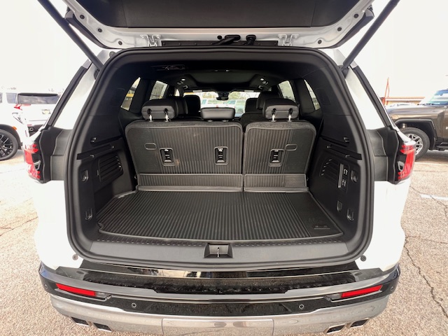 2025 GMC Acadia Denali