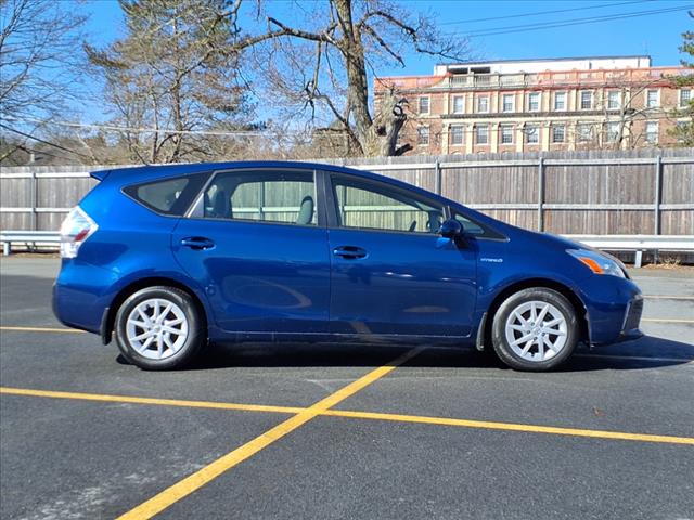 2014 Toyota Prius v TWO