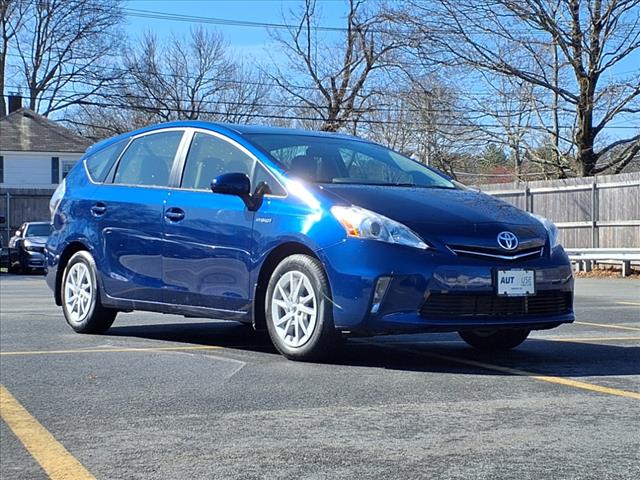 2014 Toyota Prius v TWO