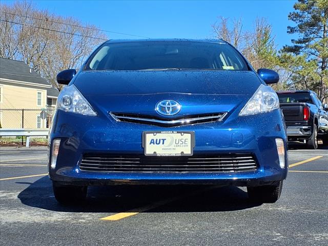 2014 Toyota Prius v TWO