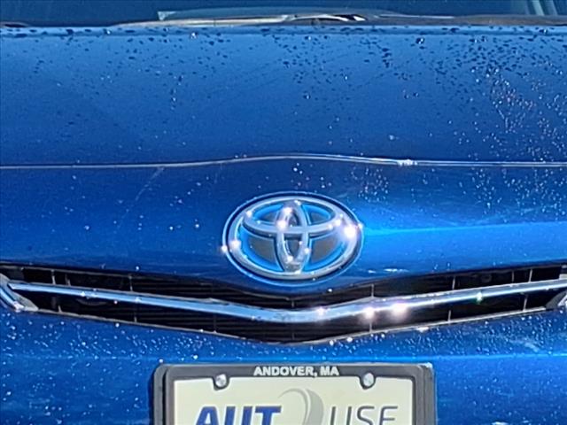2014 Toyota Prius v TWO