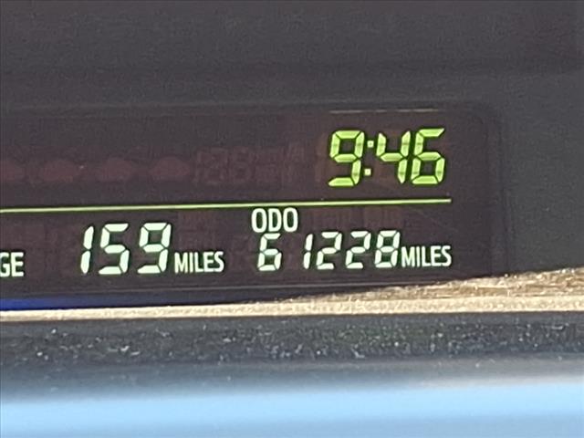 2014 Toyota Prius v TWO