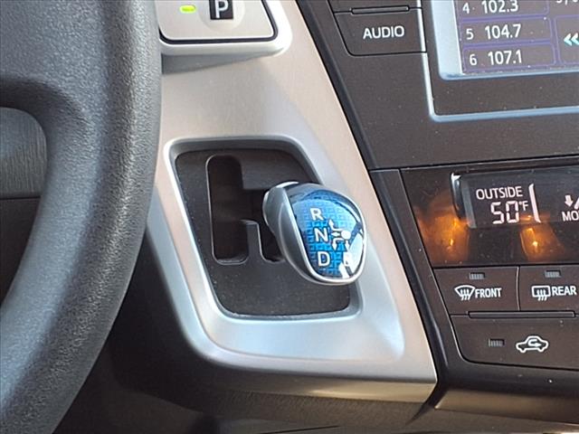 2014 Toyota Prius v TWO