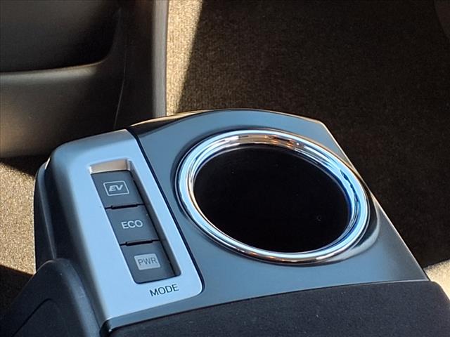 2014 Toyota Prius v TWO