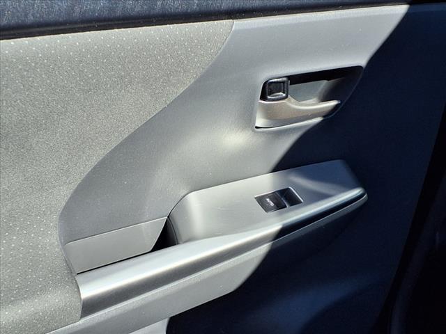 2014 Toyota Prius v TWO
