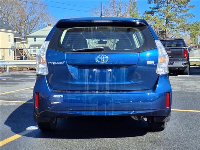 2014 Toyota Prius v TWO