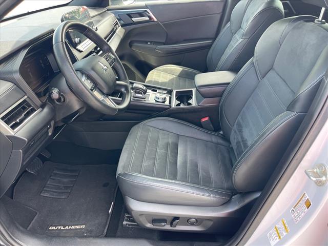 2023 Mitsubishi Outlander SE