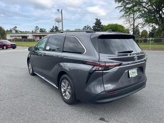 2025 Toyota Sienna XLE 7-Passenger