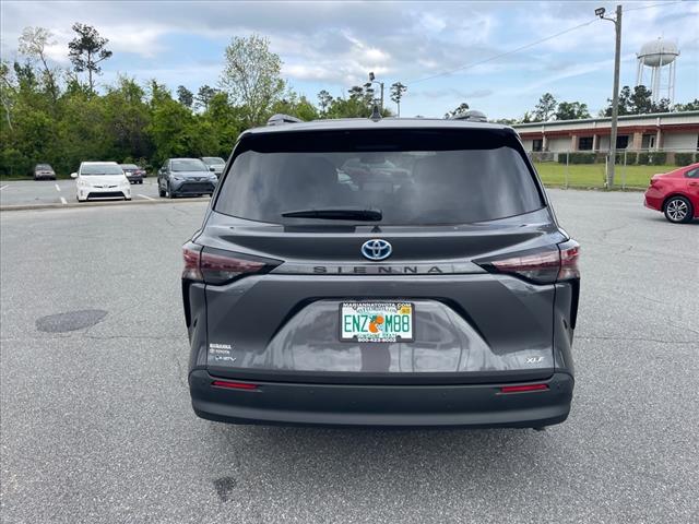 2025 Toyota Sienna XLE 7-Passenger