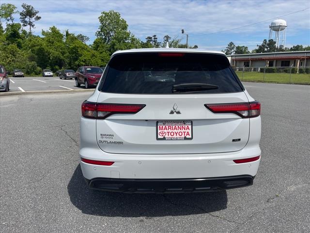 2023 Mitsubishi Outlander SE