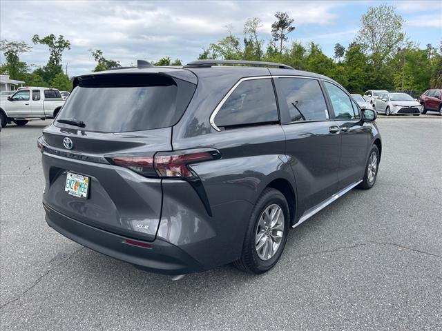2025 Toyota Sienna XLE 7-Passenger