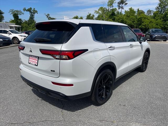 2023 Mitsubishi Outlander SE