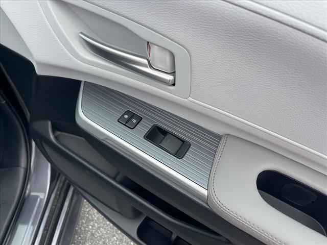 2025 Toyota Sienna XLE 7-Passenger