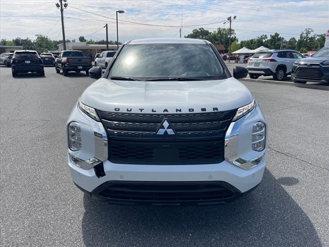 2023 Mitsubishi Outlander SE