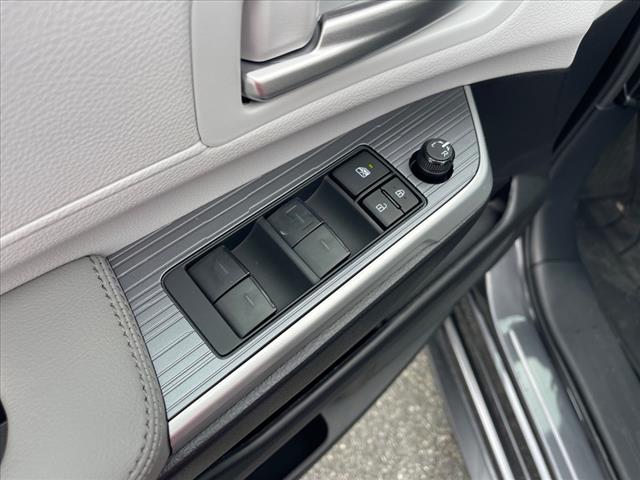 2025 Toyota Sienna XLE 7-Passenger