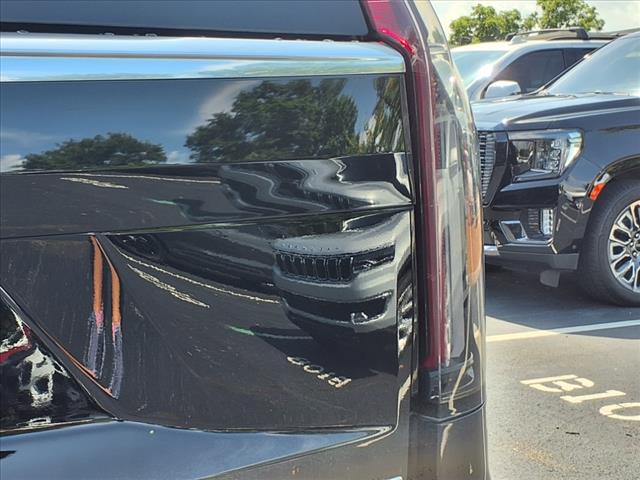 2022 Cadillac Escalade ESV Premium Luxury