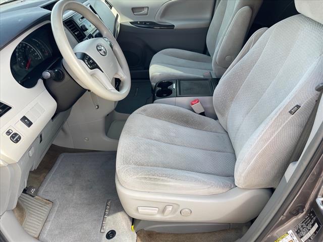 2014 Toyota Sienna L 7 Passenger